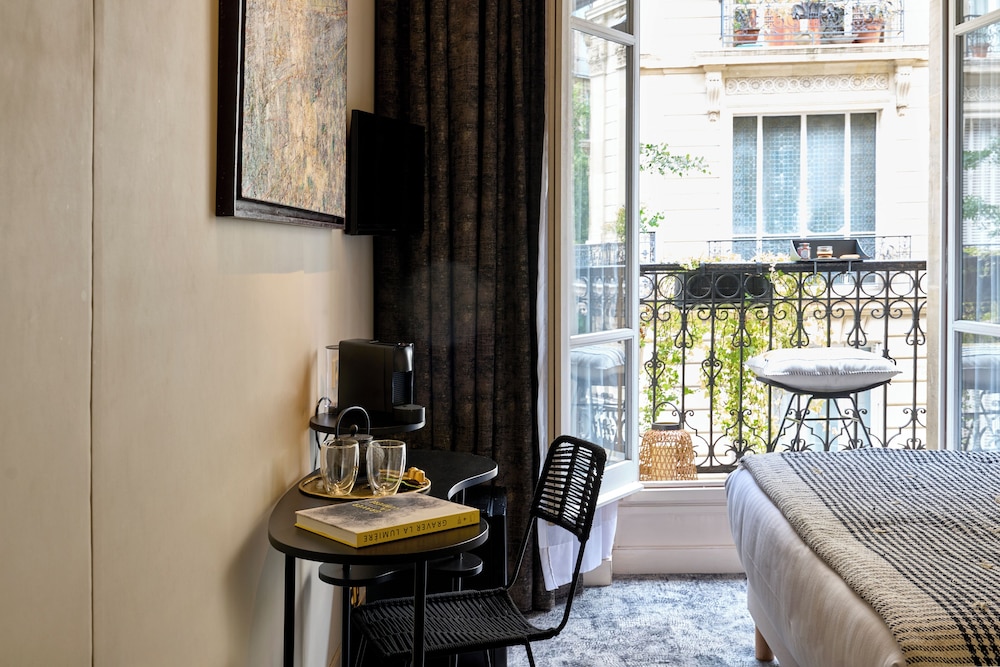 Habitación doble superior, balcón del hotel BEAUSEJOUR RANELAGH. Foto 5