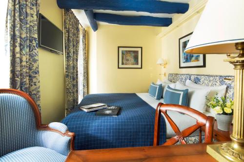 Habitación Doble Confort del hotel Le Relais Montmartre. Foto 2