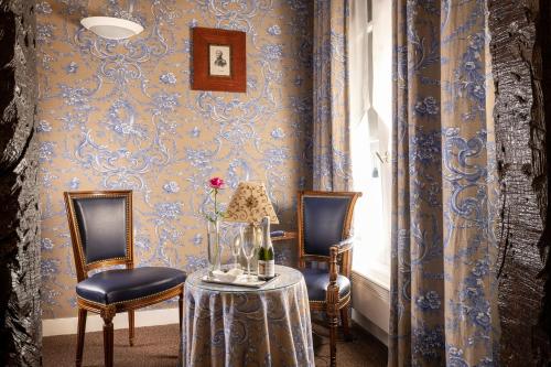 Habitación Doble Deluxe - 1 o 2 camas del hotel RELAIS HOTEL DU VIEUX. Foto 2