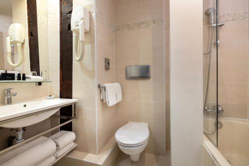 Habitación Doble Deluxe - 1 o 2 camas del hotel RELAIS HOTEL DU VIEUX. Foto 3