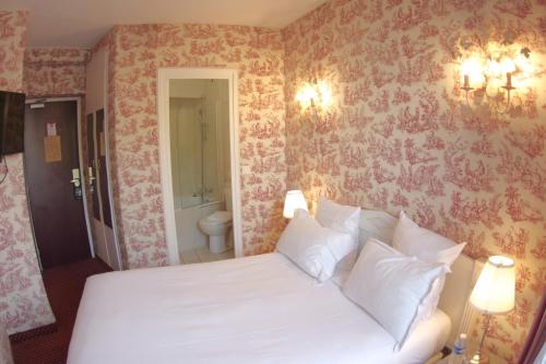 Habitación Doble Estándar del hotel Regyn's Montmartre. Foto 2