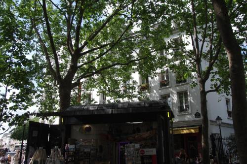 Habitación Doble Estándar del hotel Regyn's Montmartre. Foto 8