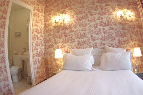 Habitación Doble Estándar del hotel Regyn's Montmartre. Foto 10