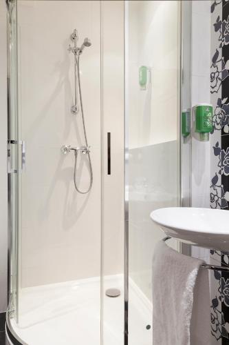 Habitación Doble Superior con cama doble - No fumadores del hotel Aurore Paris Gare de Lyon. Foto 4