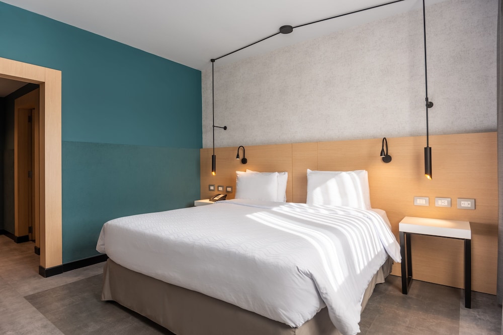 Habitación estándar, 1 cama de matrimonio del hotel Novotel Bogotá Parque 93. Foto 2