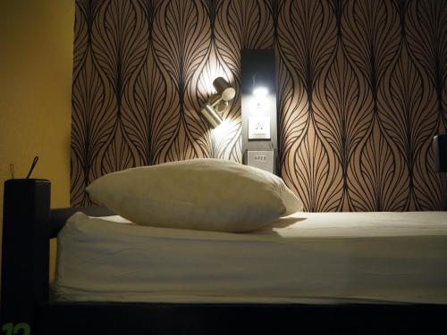 Cama Individual en dormitorio compartido mixto con 14 camas del hotel JOY Plaza de Armas. Foto 3