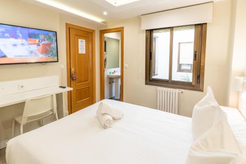 Habitación Doble Económica del hotel Celta. Foto 1
