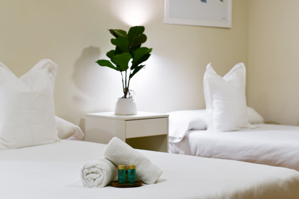 Habitación con 2 camas individuales del hotel Celta & Celta Home. Foto 1