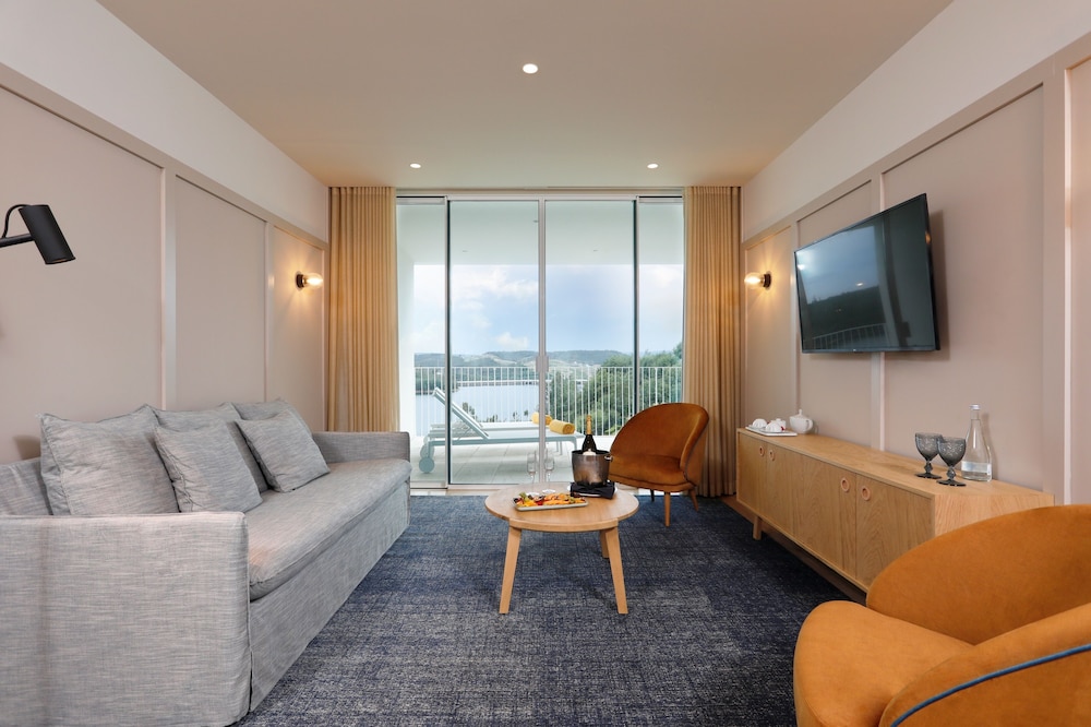 Suite estudio panorámica del hotel Montebelo Aguieira Lake Resort and Spa