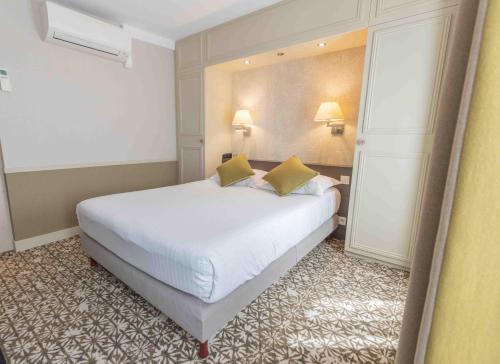 Habitación Doble Superior del hotel Passy Eiffel. Foto 3