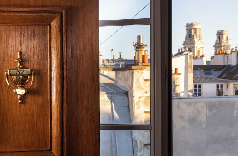 Habitación Deluxe doble del hotel Pas De Calais. Foto 8