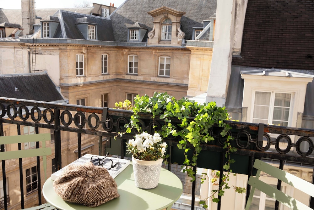 Habitación Deluxe doble del hotel Pas De Calais. Foto 9