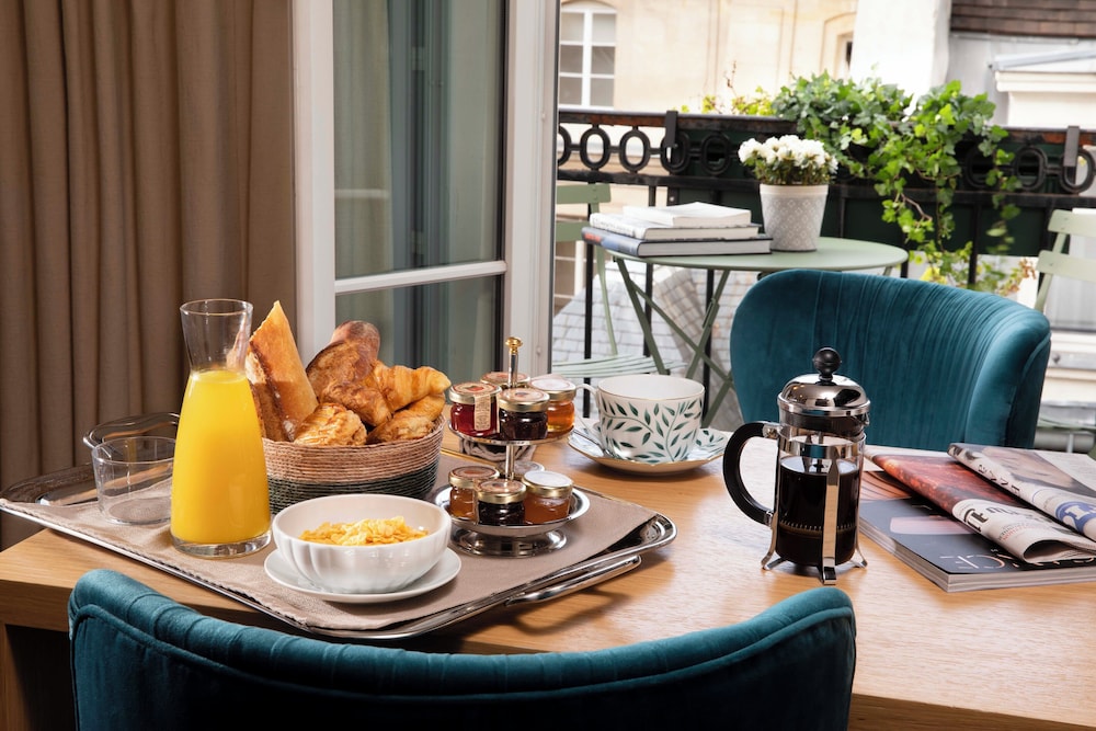 Habitación Deluxe doble del hotel Pas De Calais. Foto 10