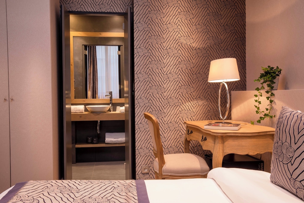 Habitación clásica doble del hotel Pas De Calais. Foto 10