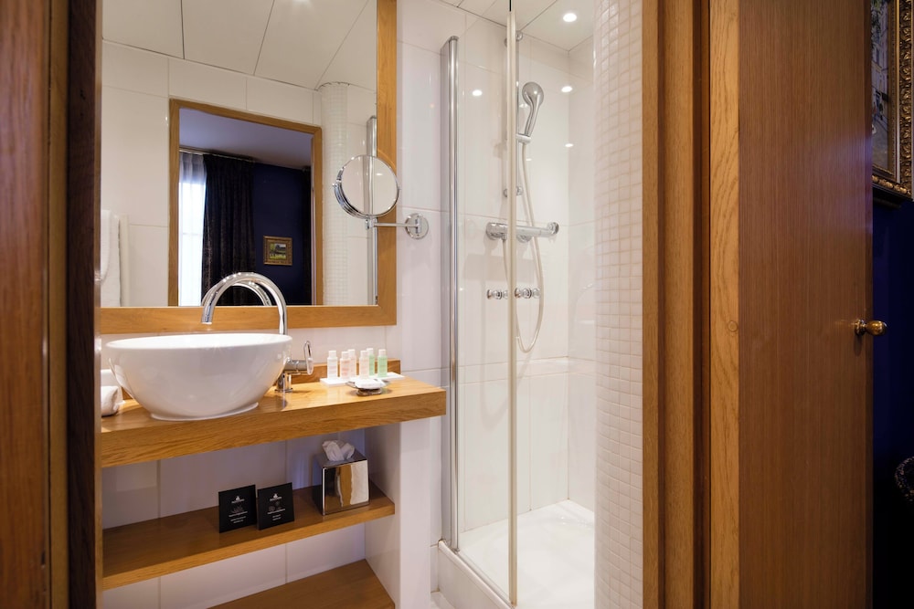 Habitación clásica doble del hotel Pas De Calais. Foto 11