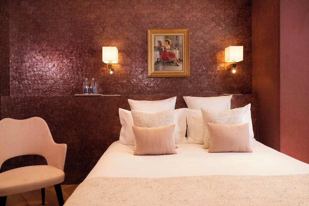 Habitación clásica doble del hotel Pas De Calais. Foto 15