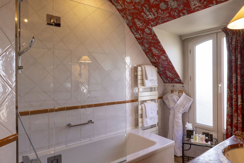 Suite junior del hotel Pas De Calais. Foto 7