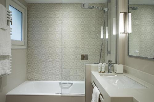 Habitación Doble Clásica - 1 o 2 camas del hotel Parc Saint Severin. Foto 2