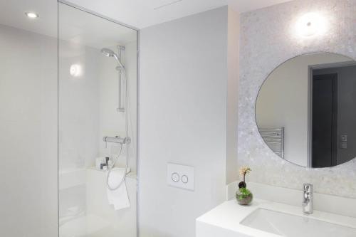 Habitación Individual del hotel Parc Saint Severin. Foto 1