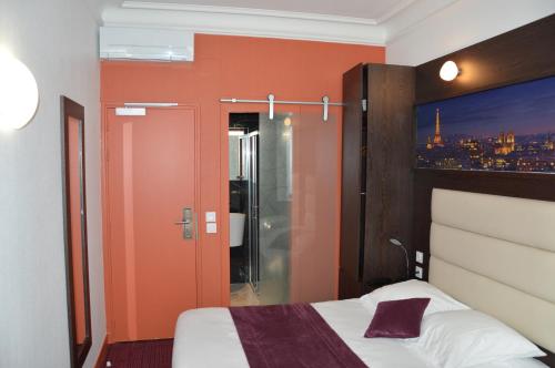 Habitación Triple con ducha del hotel Parc Paris