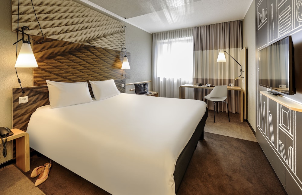 Habitación Estándar con cama doble del hotel Ibis Aachen Marschiertor, Aix-la-chapelle. Foto 1