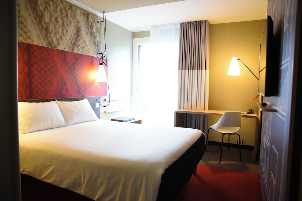 Habitación Estándar con cama doble del hotel Ibis Aachen Marschiertor, Aix-la-chapelle. Foto 2