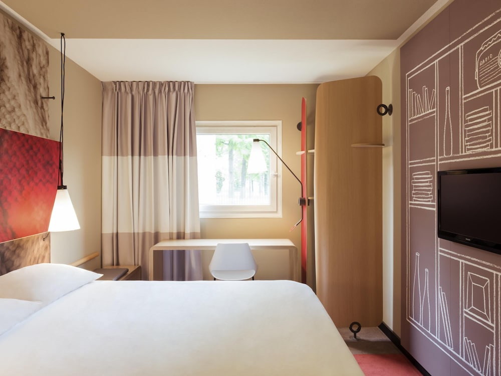 Habitación Estándar con cama doble del hotel Ibis Aachen Marschiertor, Aix-la-chapelle. Foto 7