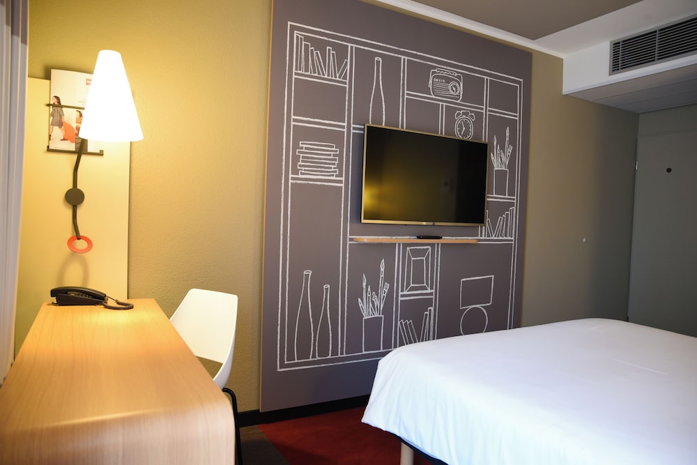 Habitación estándar con dos camas individuales del hotel Ibis Aachen Marschiertor, Aix-la-chapelle. Foto 2