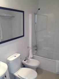 Apartamento 1 habitación Planta Baja del hotel Turísticos Playa Bárbate. Foto 1