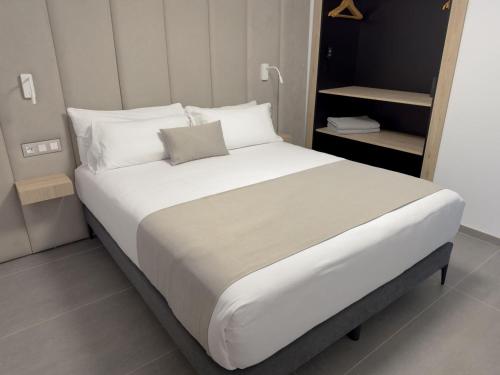 Habitación Doble Familiar del hotel Costa Adeje Garden. Foto 8