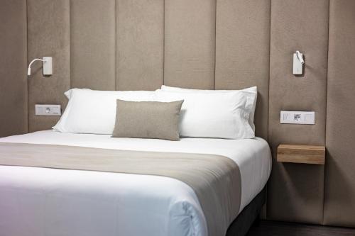 Apartamento de 1 dormitorio con balcón y vistas al mar del hotel Costa Adeje Garden. Foto 16