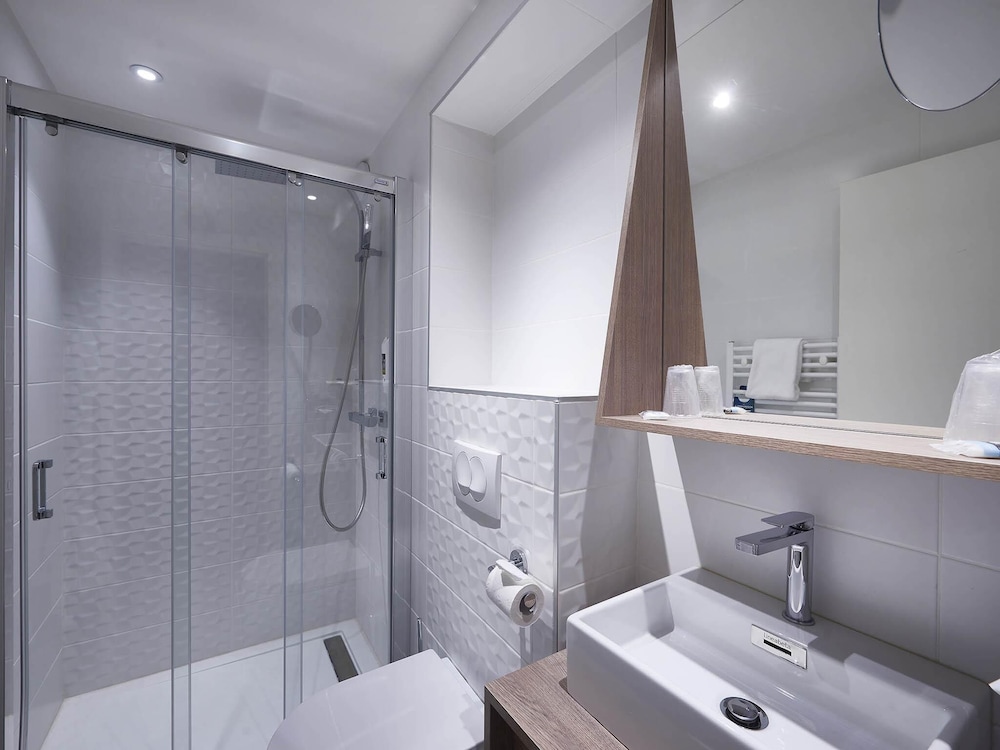 Habitación Superior con camas individuales del hotel Mercure Brest Centre Les Voyageurs. Foto 1