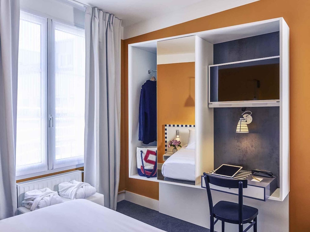 Habitación Clásica con 1 cama doble del hotel Mercure Brest Centre Les Voyageurs. Foto 2