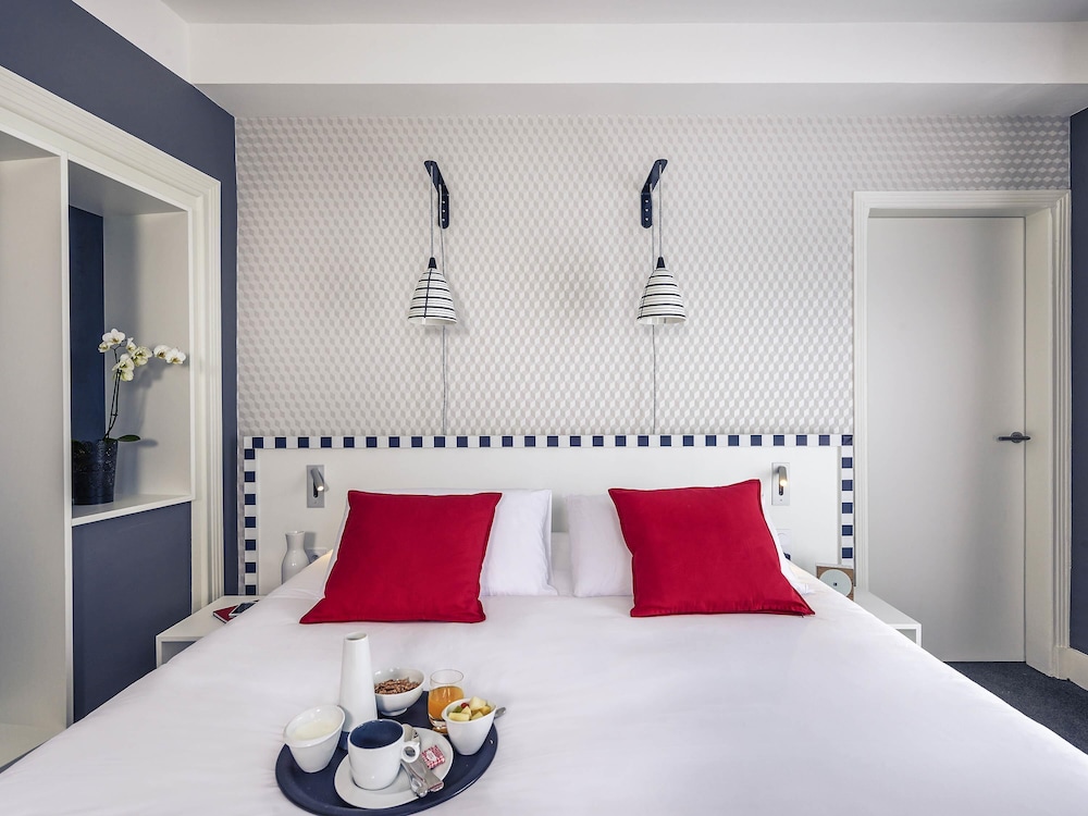 Suite con 1 cama doble y 1 sofá - cama doble del hotel Mercure Brest Centre Les Voyageurs