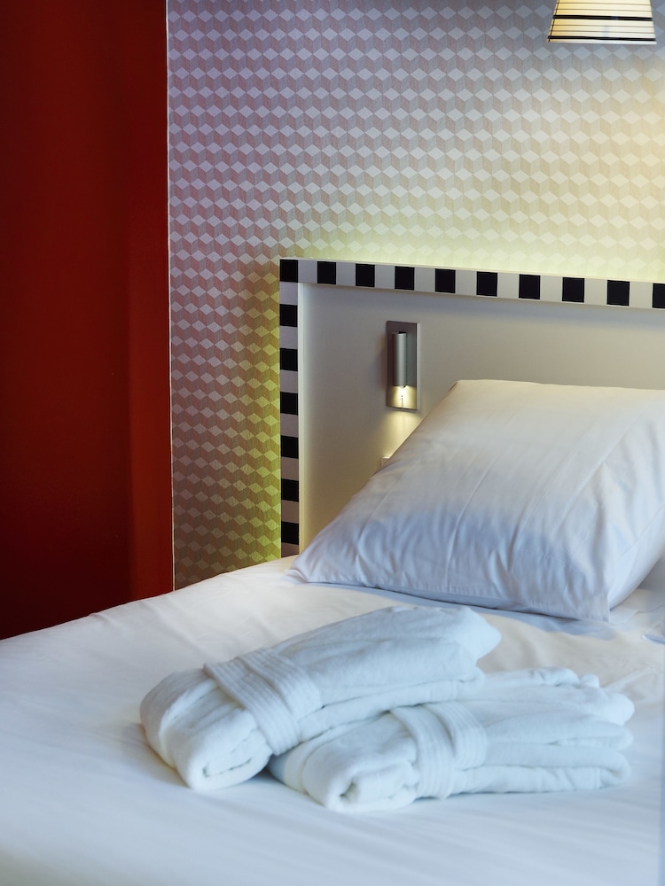 Habitación Superior con 1 cama doble del hotel Mercure Brest Centre Les Voyageurs. Foto 4