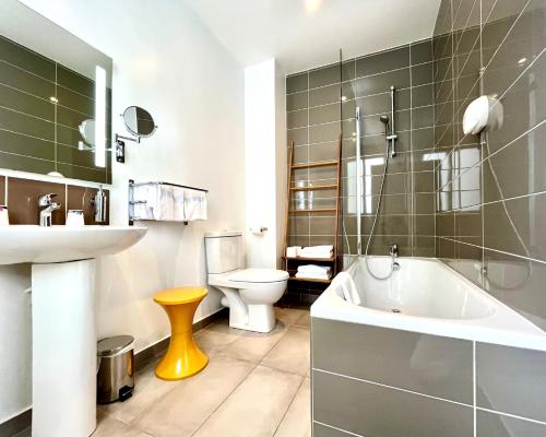 Habitación Familiar del hotel Odessa Montparnasse. Foto 4