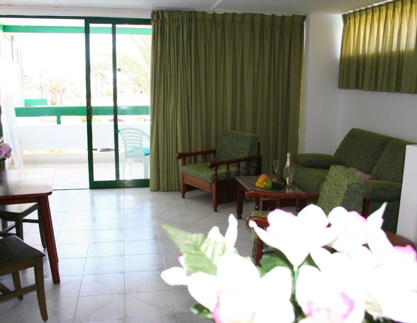 Apartamento, 2 habitaciones, terraza del hotel Maba Playa. Foto 10