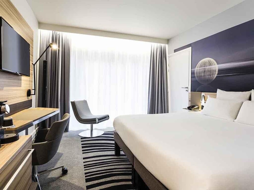 Habitación Executive con 1 cama queen size del hotel Novotel Resort and Spa Biarritz Anglet. Foto 2
