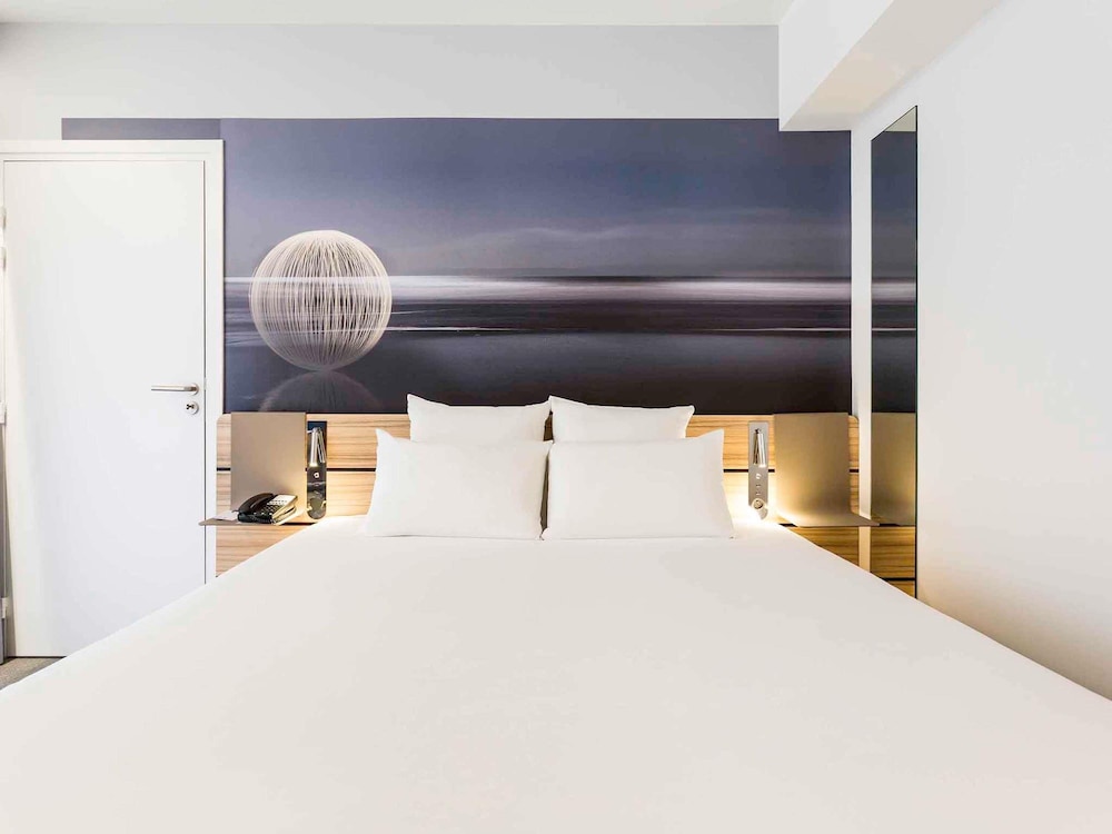 Habitación Executive con 1 cama queen size del hotel Novotel Resort and Spa Biarritz Anglet. Foto 3