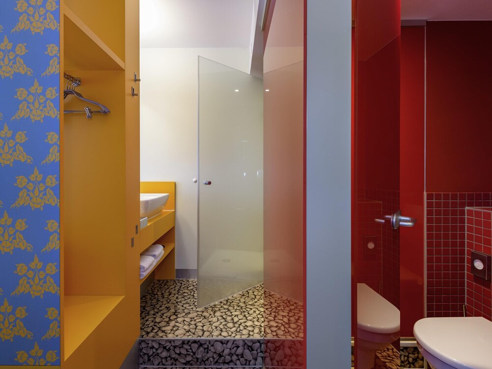 Habitación Estándar con 1 cama individual del hotel Ibis Styles Berlin Mitte. Foto 5