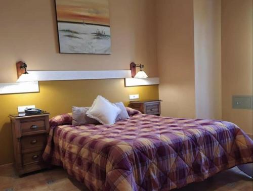 Habitación Doble con baño privado - 2 camas del hotel Sierra De Araceli. Foto 4