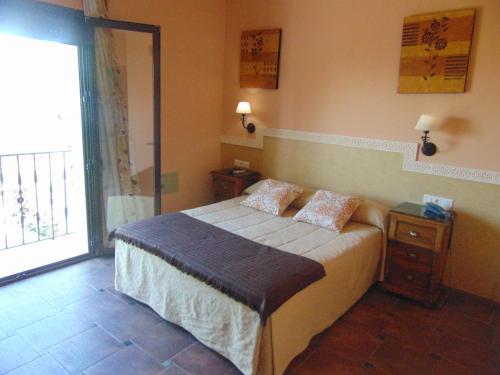 Habitación Doble con baño privado - 2 camas del hotel Sierra De Araceli. Foto 15