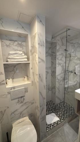 Habitación Doble del hotel New Gare Du Nord. Foto 17