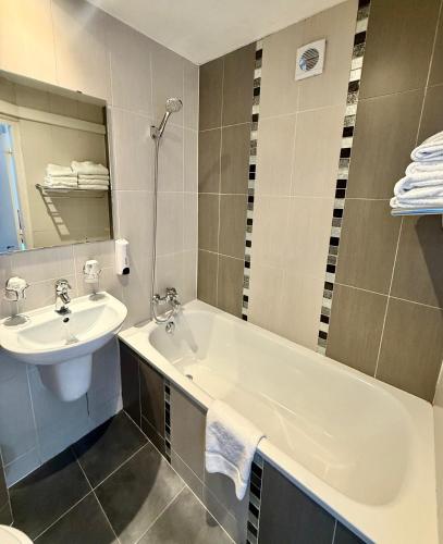 Habitación Triple del hotel New Gare Du Nord. Foto 3