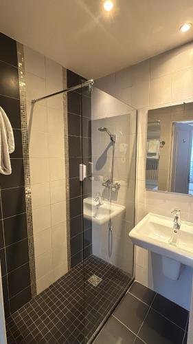 Habitación Triple del hotel New Gare Du Nord. Foto 9