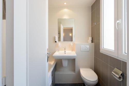 Habitación cuádruple del hotel New Gare Du Nord. Foto 8