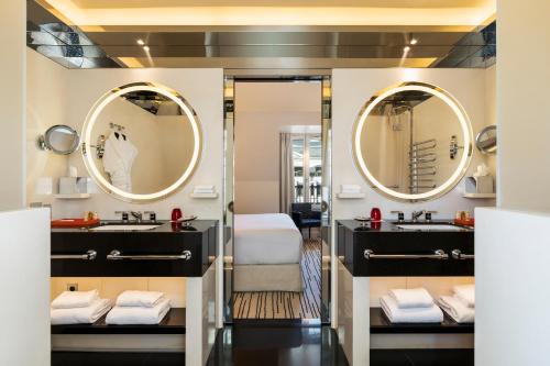 Habitación Doble Deluxe con vistas a la ciudad del hotel Montaigne. Foto 6