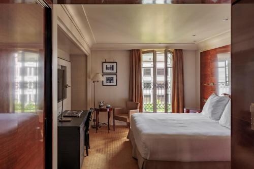 Habitación Doble Deluxe con vistas a la ciudad del hotel Montaigne. Foto 7