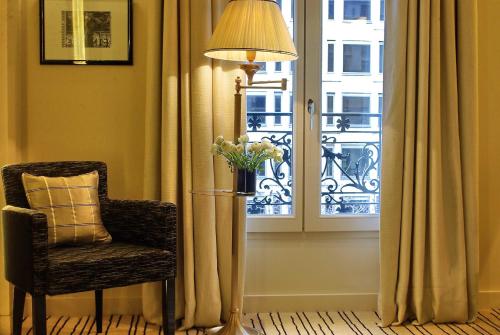 Habitación Doble Clásica con vistas a la ciudad del hotel Montaigne. Foto 2