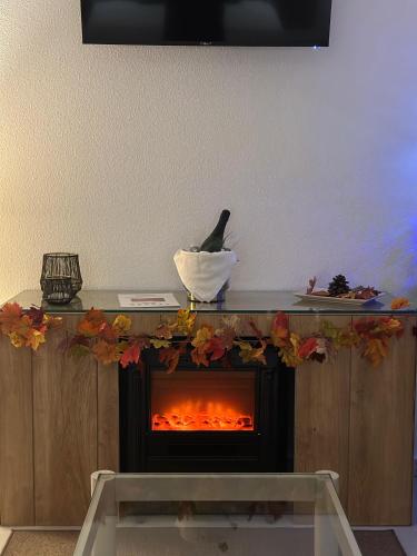 Apartamento con chimenea del hotel Hospedium Hotel Simón Verde. Foto 3